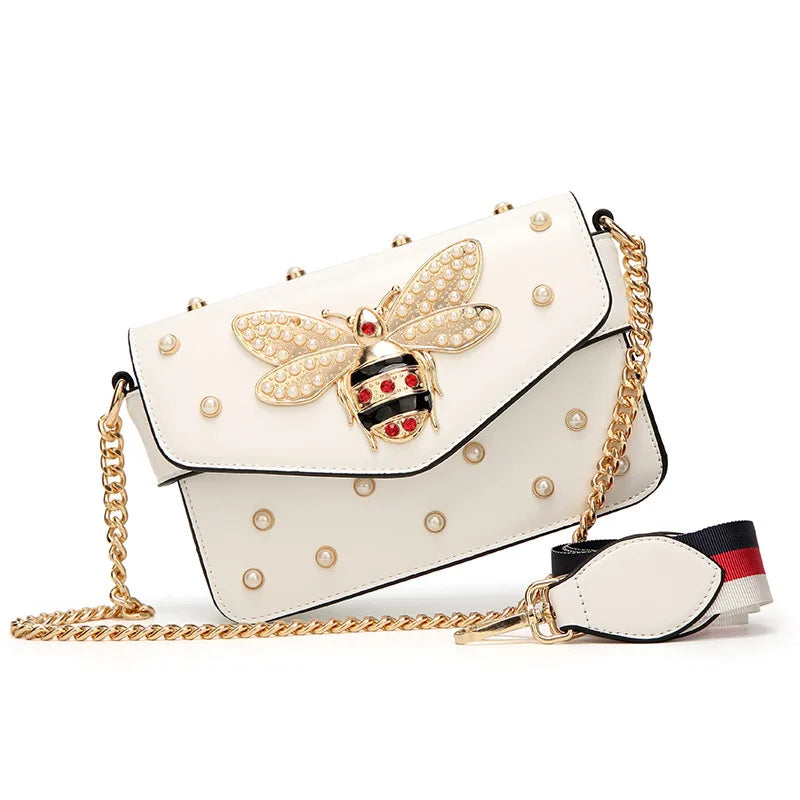 Bee Pearl Crossbody Bag für Damen – Schicke Ketten-Schultertasche | Luxus-inspiriertes Design mit angesagtem Stil