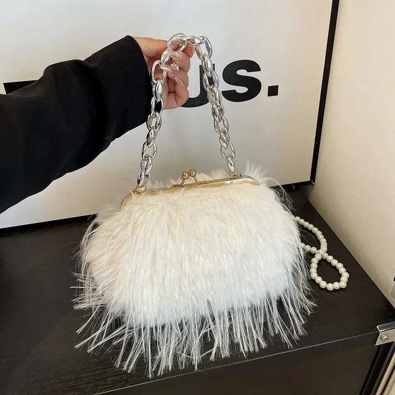 Damenhandtasche aus Plüschfedern – Umhängetasche aus imitierten Truthahnfedern mit Perlenkette, vielseitig für Partys und den Alltag