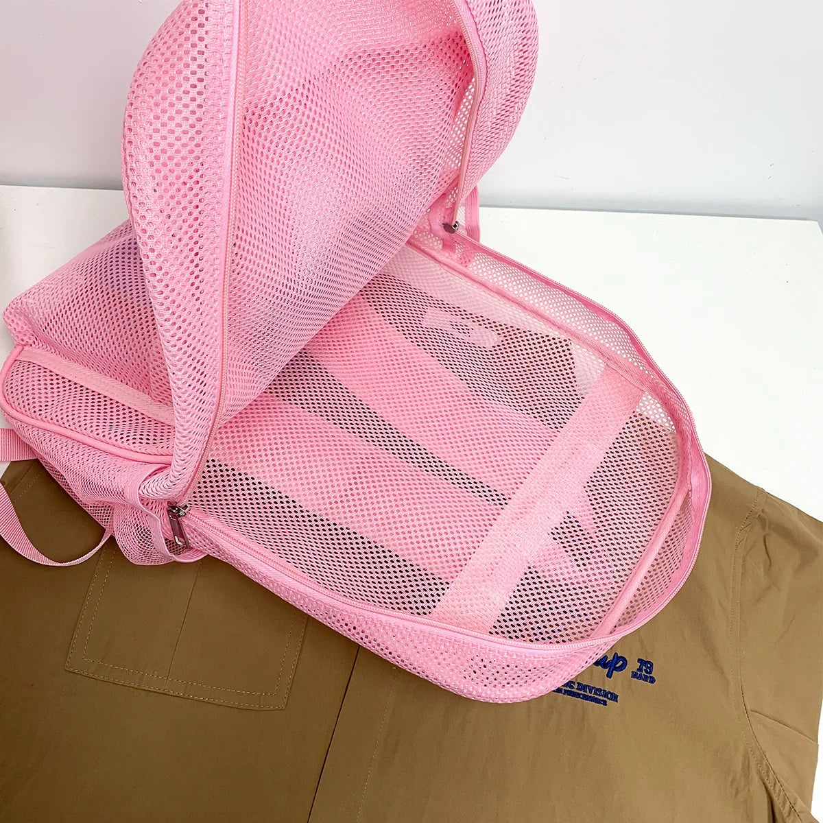 Leichter Mesh-Strandrucksack für Damen – Atmungsaktive, sandfreie Sommertasche mit mehreren Taschen