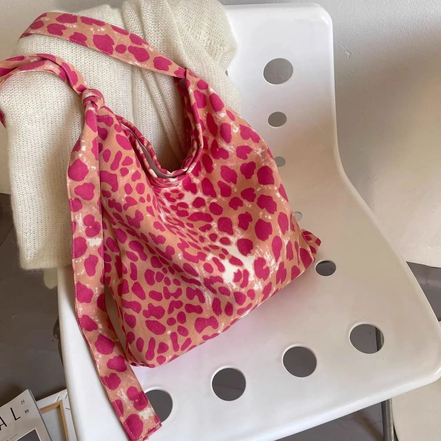 2025 Corduroy Leopard Crossbody Bag – Verstellbare Single-Shoulder-Tasche in Himbeerrosa für Damen