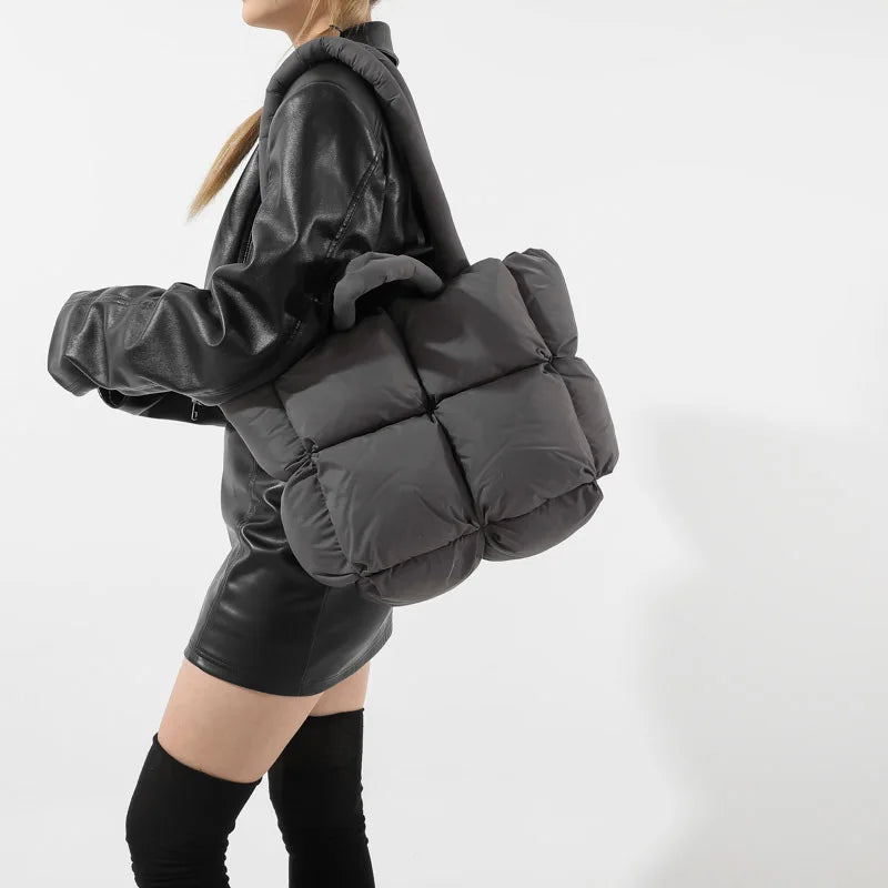Quilted Puffer Tote Bag – Weich gepolsterte Nylon-Schulterhandtasche für Damen, wintertauglich und stylisch