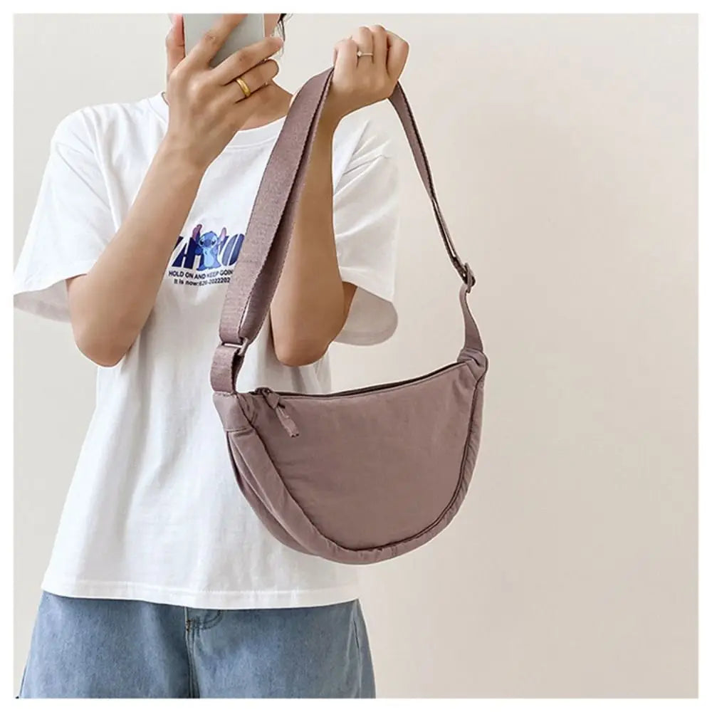 Damen-Umhängetasche aus Nylon – Stilvolle, einfarbige Umhänge- und Unterarmtasche für lässige und sportliche Looks