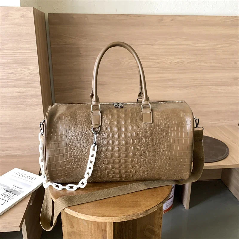 Luxury Leather Overnight Bag Ladies – Large Capacity Travel Tote, Crocodile Shoulder Crossbody Handbag with Thick Chain, Fashion Vacation Bag