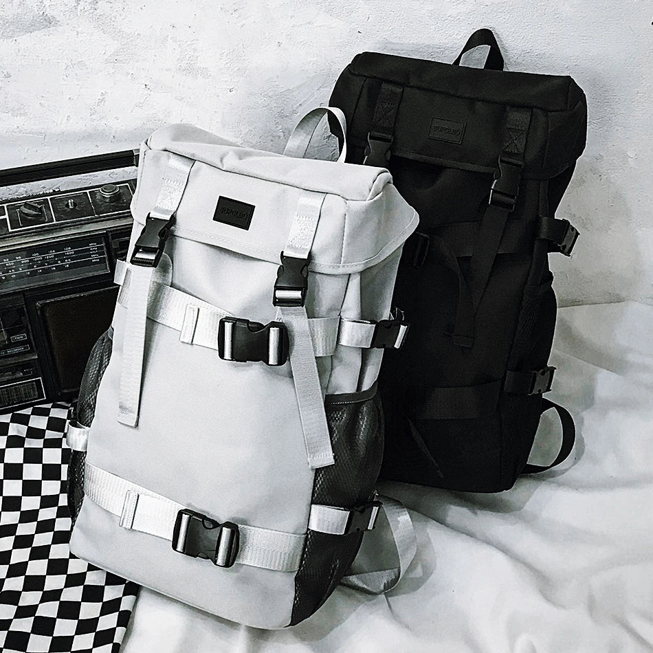 Trendy Skateboard Backpack – School & Leisure Bag for Teenagers and Adults