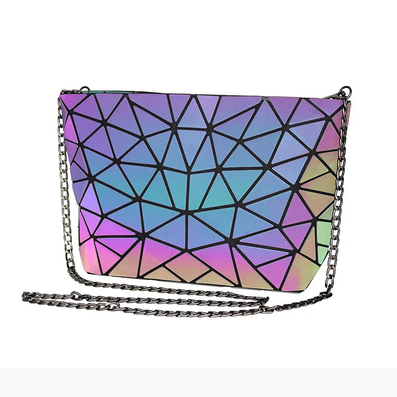 Reflektierende geometrische Umhängetasche – Leuchtende holografische Schultertasche mit Kette für Damen