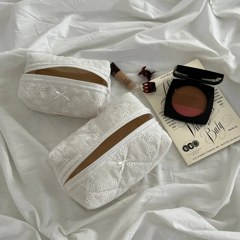 Elegant Floral Makeup & Storage Bag – Portable Large-Capacity Case for Lipstick, Earphones & Cables
