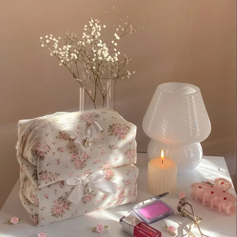 Cute Floral Pearl Girls’ Makeup Bag – Ballet-Inspired Wash Bag with 3D Flower Design for Teens