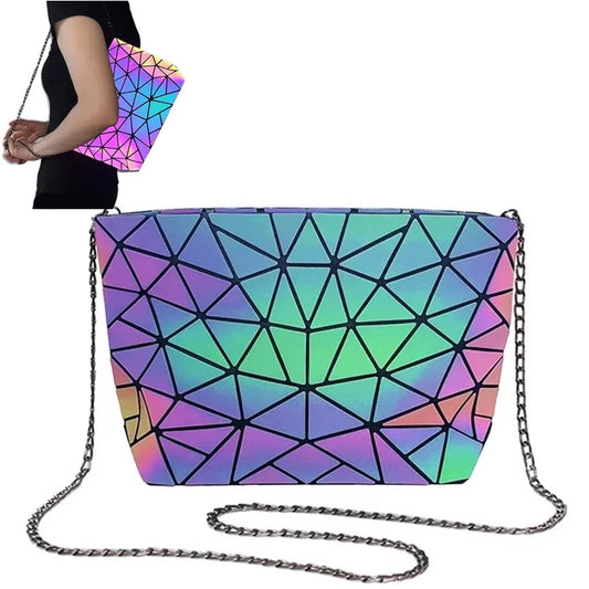 Reflektierende geometrische Umhängetasche – Leuchtende holografische Schultertasche mit Kette für Damen