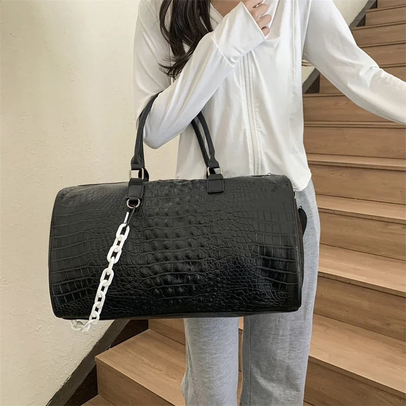 Luxury Leather Overnight Bag Ladies – Large Capacity Travel Tote, Crocodile Shoulder Crossbody Handbag with Thick Chain, Fashion Vacation Bag