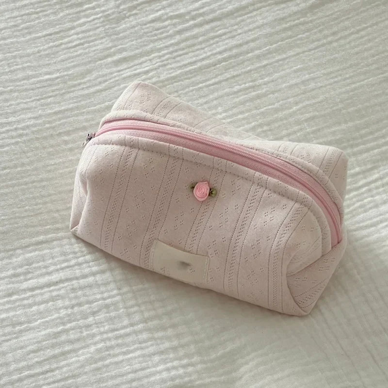 Elegant Floral Makeup & Storage Bag – Portable Large-Capacity Case for Lipstick, Earphones & Cables